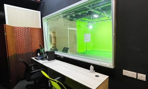Green Screen Studio Producer Room