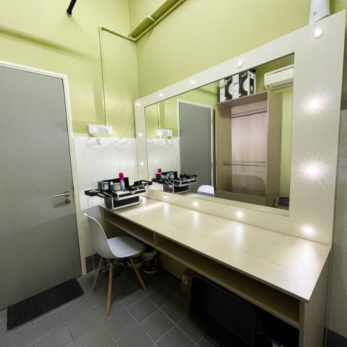 Green Screen Studio Make Up Room